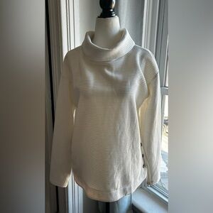 07 - Side med, Joe, fresh cream colour long sleeve